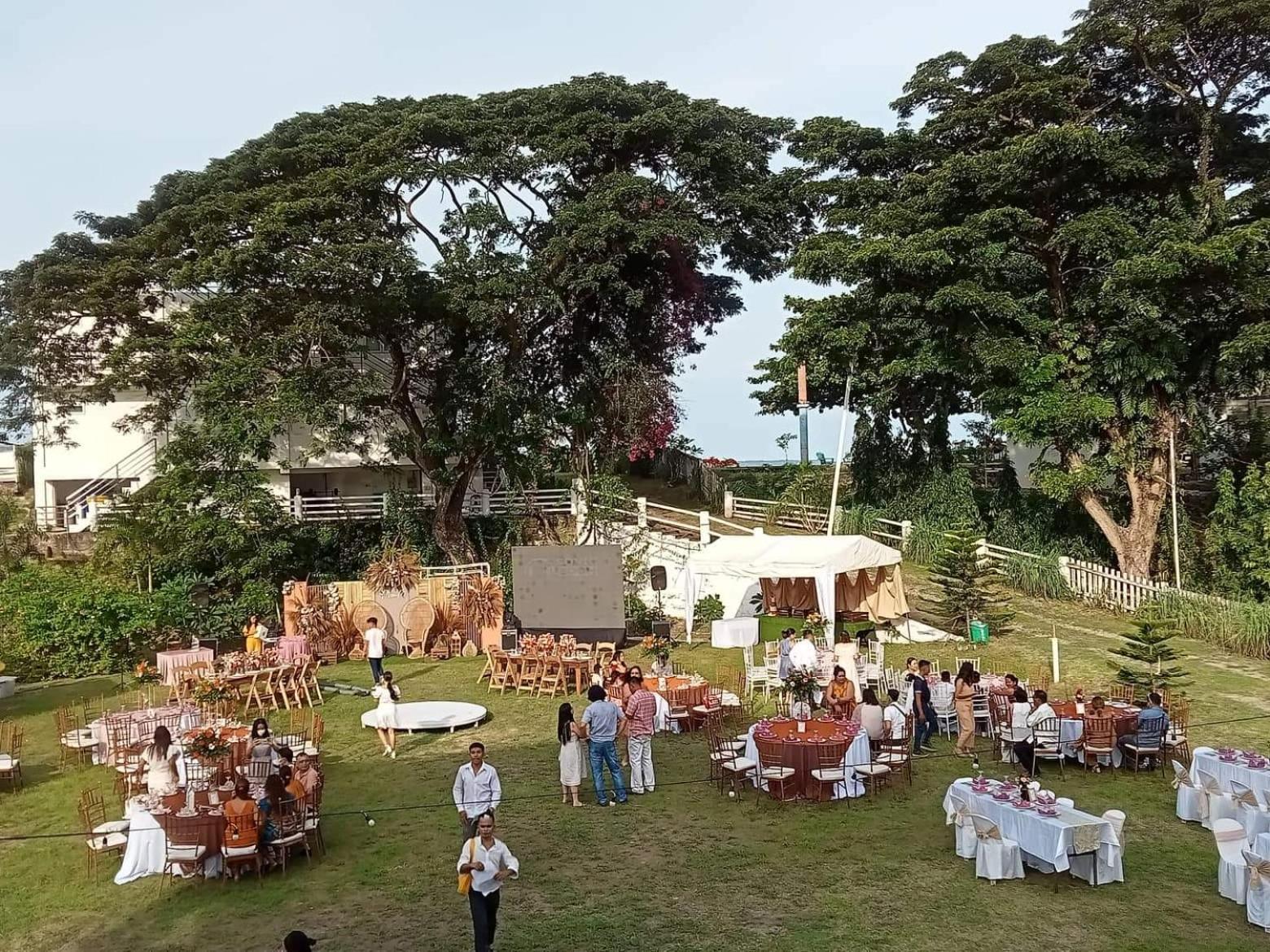 1888 Beach Resort Dumaguete City Екстериор снимка
