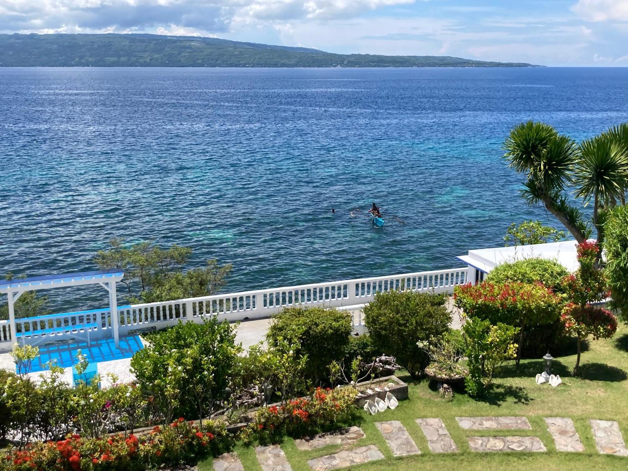 1888 Beach Resort Dumaguete City Екстериор снимка