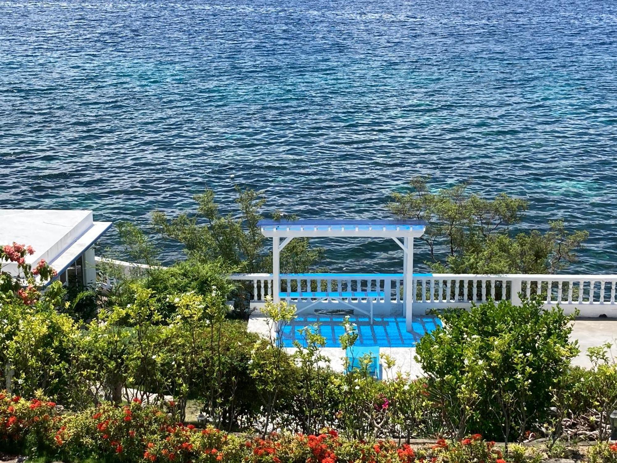 1888 Beach Resort Dumaguete City Екстериор снимка