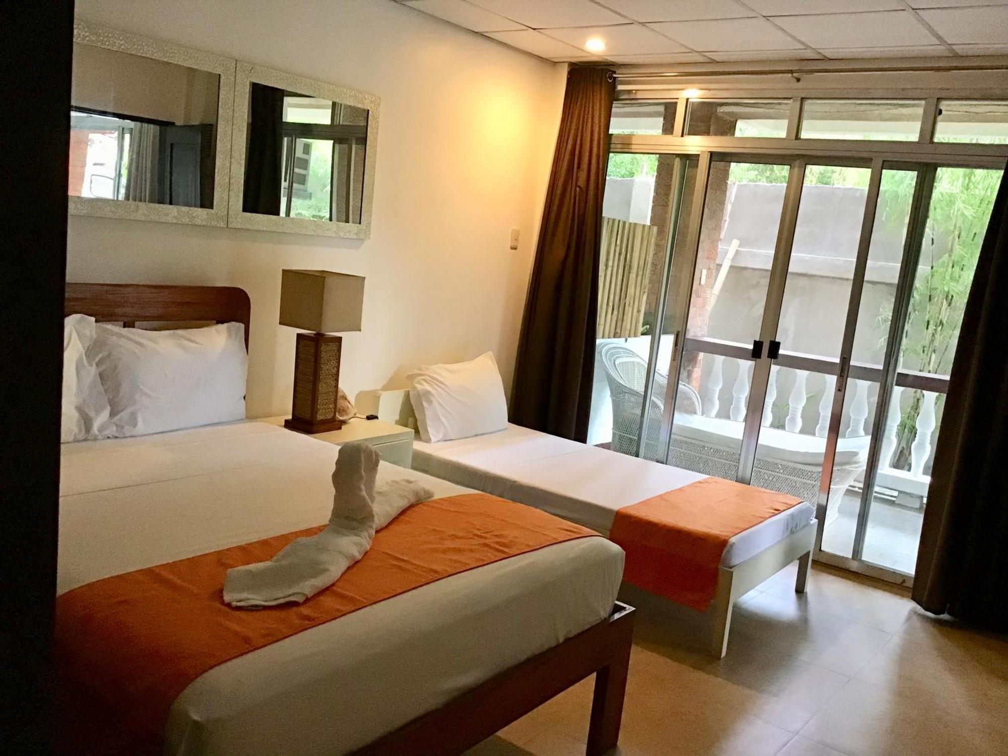 1888 Beach Resort Dumaguete City Екстериор снимка