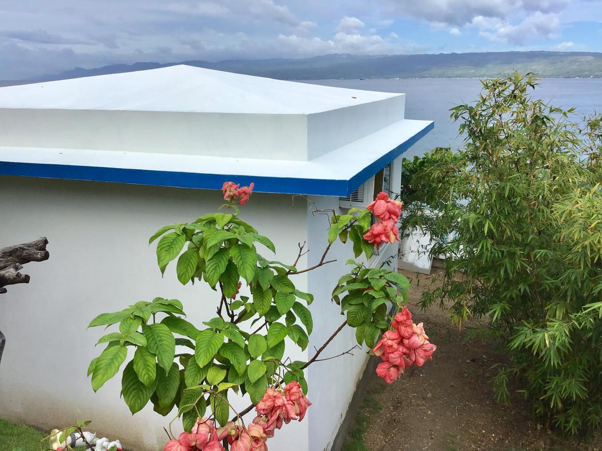 1888 Beach Resort Dumaguete City Екстериор снимка