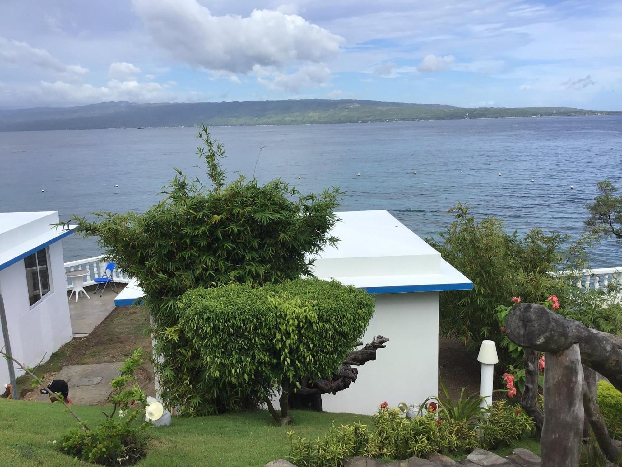 1888 Beach Resort Dumaguete City Екстериор снимка
