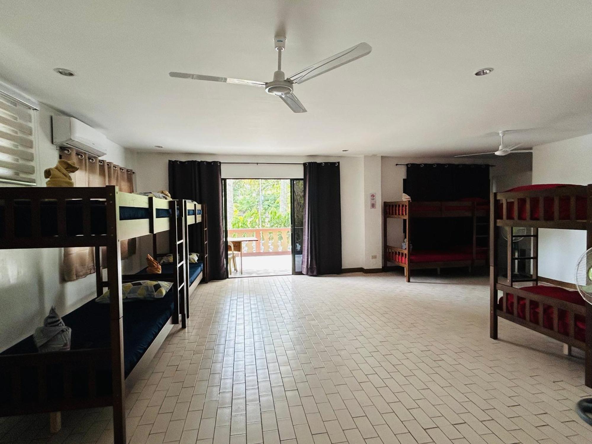 1888 Beach Resort Dumaguete City Екстериор снимка